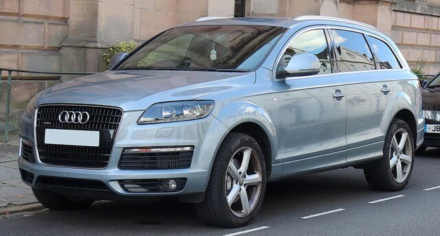 Audi Q7 (4L), pre- or post-facelift not identified · front three-quarter