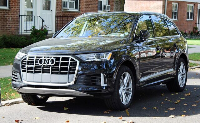 Audi Q7 (4M), pre- or post-facelift not identified · front three-quarter