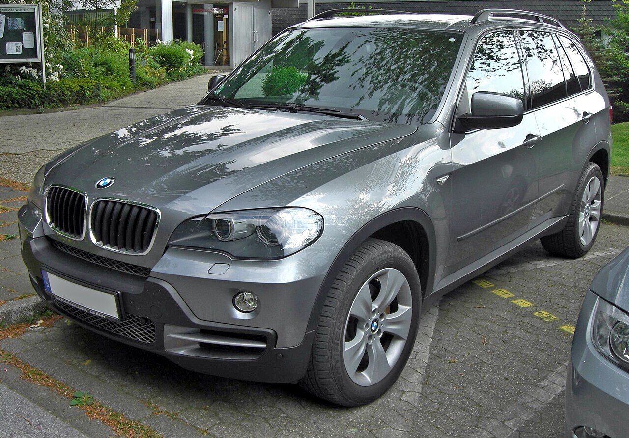 BMW X5 (E70), pre- or post-facelift not identified · front three-quarter
