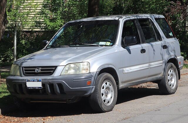 Honda CR-V (RD1), pre- or post-facelift not identified · front three-quarter