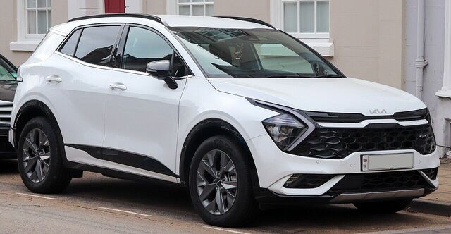 Kia Sportage (NQ5), pre- or post-facelift not identified · front three-quarter