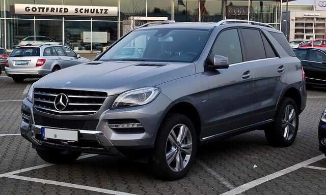 Mercedes-Benz M-Class / GLE (W166), original version (before the first facelift) · front three-quarter