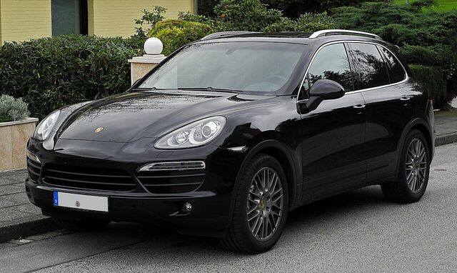 Porsche Cayenne (92A), pre- or post-facelift not identified · front three-quarter