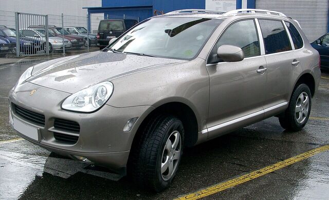 Porsche Cayenne (9PA), original version (before the first facelift) · front three-quarter