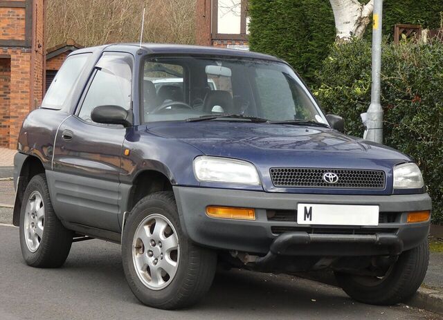Toyota RAV4 (XA10), original version (before the first facelift) · 3-door SUV (hardtop) · front three-quarter