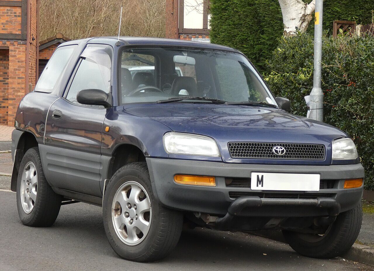 Toyota RAV4 (XA10), original version (before the first facelift) · 3-door SUV (hardtop) · front three-quarter