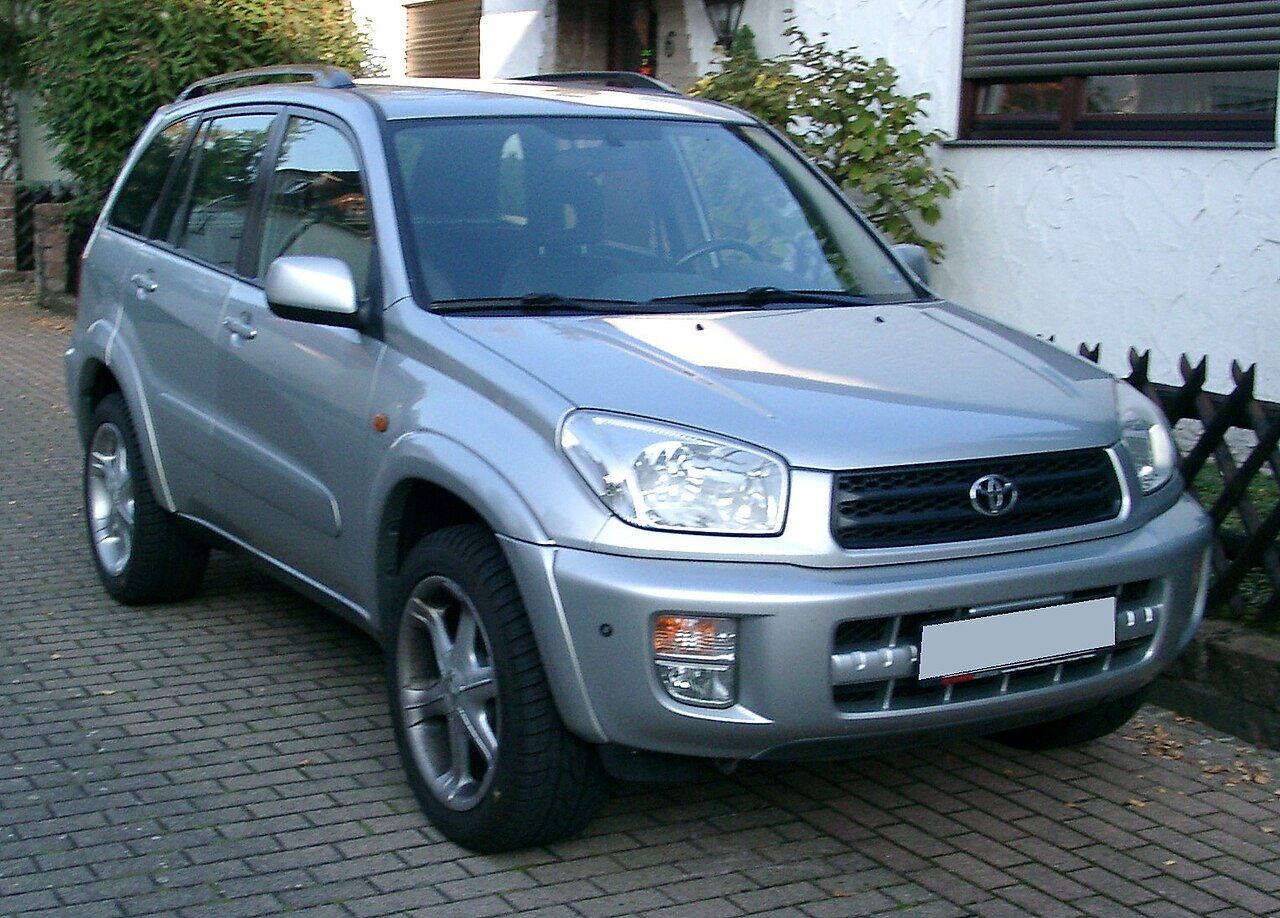 Toyota RAV4 (XA20), original version (before the first facelift) · front three-quarter