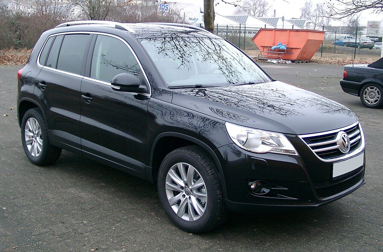 Volkswagen Tiguan (5N), original version (before the first facelift) · front three-quarter