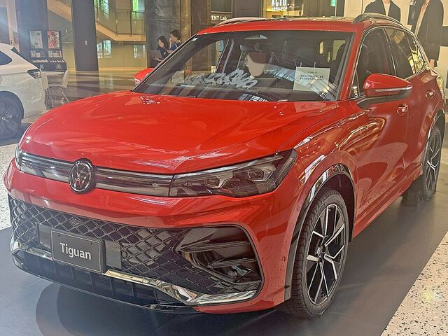 Volkswagen Tiguan (CT1) · 5-door SUV · front three-quarter