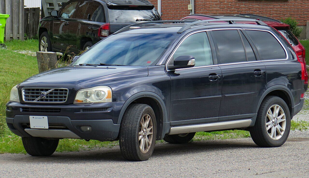 Volvo XC90, first generation, pre- or post-facelift not identified · front three-quarter